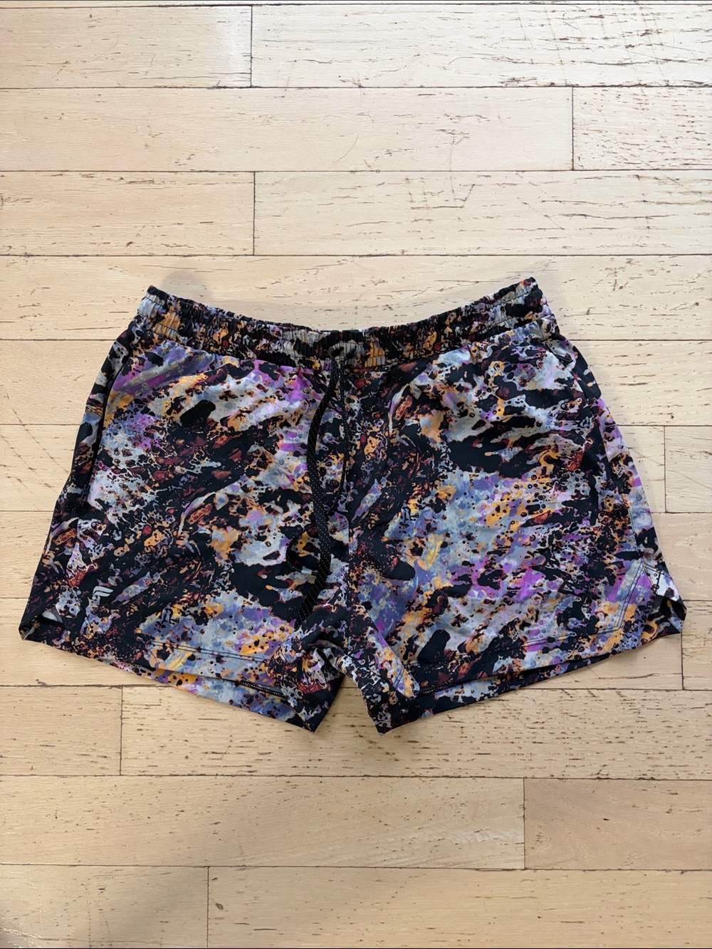 Fabletics Black Abstract Splash Athletic Shorts Size Large